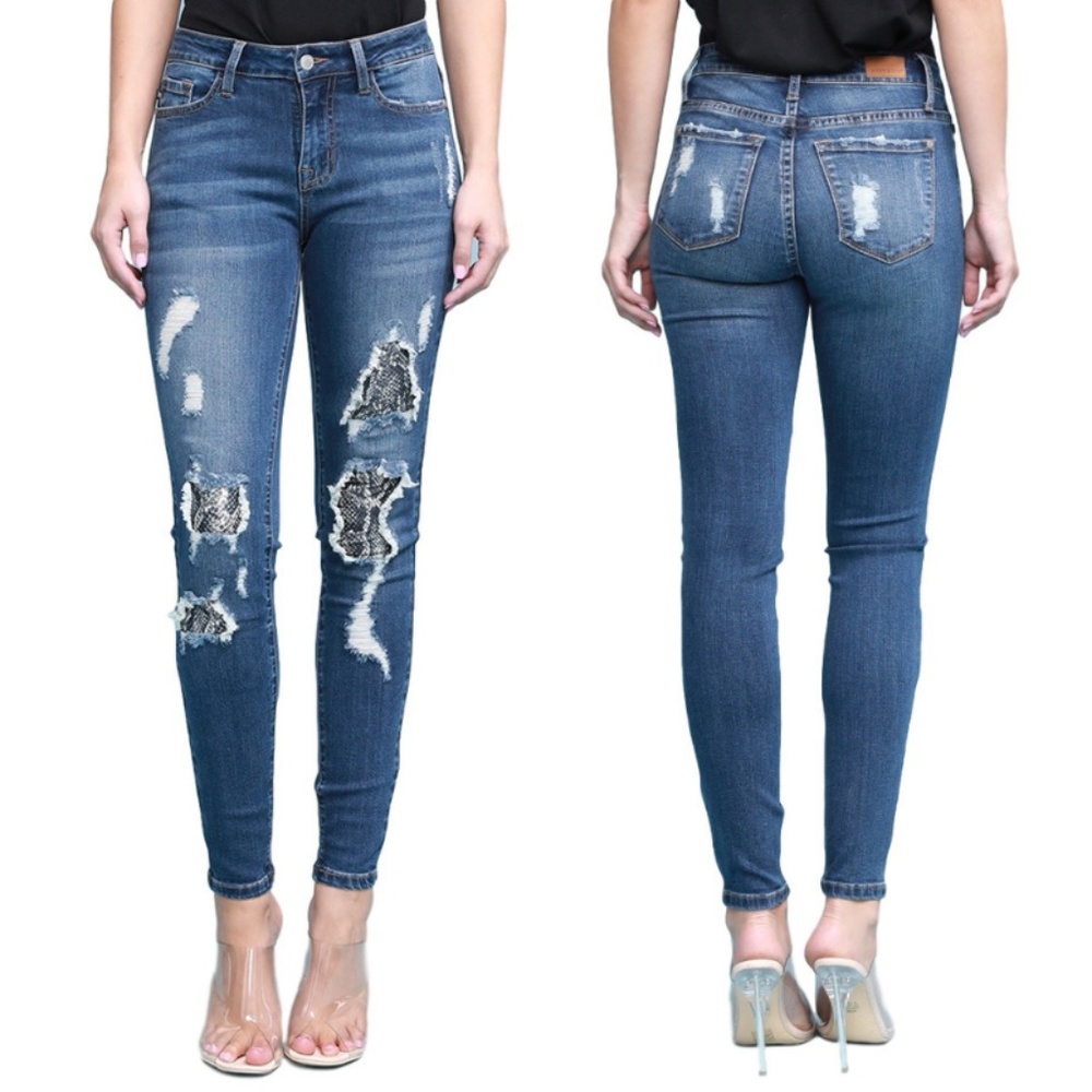 NWT Judy Blue Jeans Python Patch Distressed Skinny